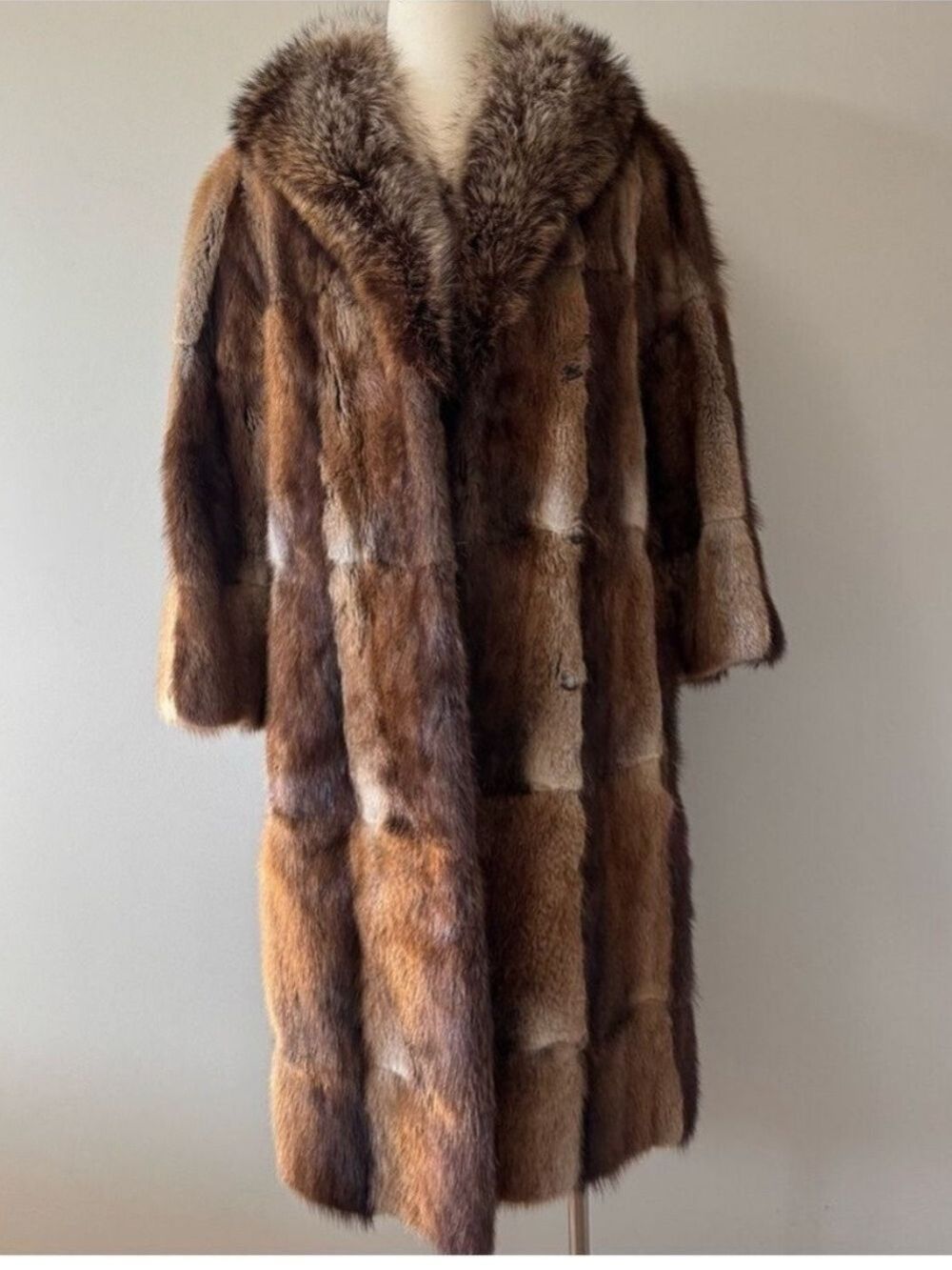 Vintage x Majestic Fur Company Toronto Canada Luxurious Brown Fur Coat M -L
